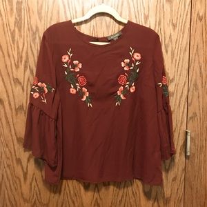CUTE Maroon Floral Blouse! 🌺 Size: 14/XL
